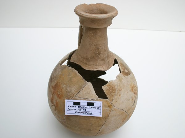 Einhenkelkrug - I